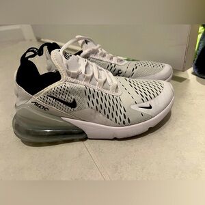 Nike Air Max 270
Women's Shoes
